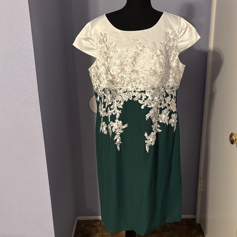 JJs House White and Green Lace Midi Dress